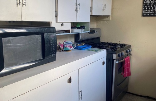 Glencoe House | Charming 1-bedroom house in brilliant Point Cumana, Carenage with AC, Wi-Fi