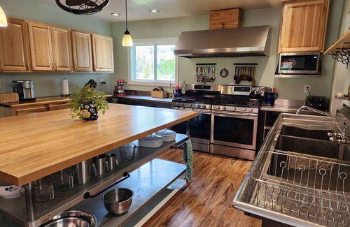 Rathdrum House | Charming 1-bedroom house in Rathdrum with WiFi