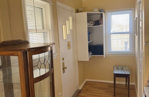 Ottumwa House | Charming 1-bedroom house with WiFi, AC in welcoming Ottumwa