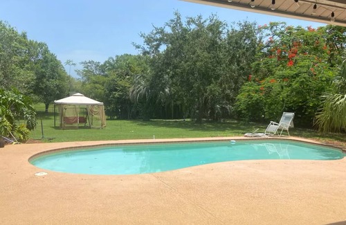 Palm City House | Charming 1-bedroom roomnwith WiFi, AC ,private bathroom and entrance