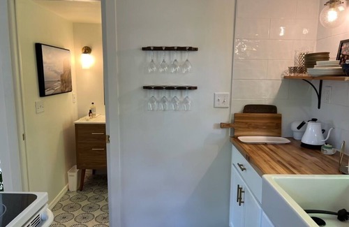 Avondale Cottage | Charming 1-bedroom cottage with AC, WiFi in quaint Avondale area of Jax.