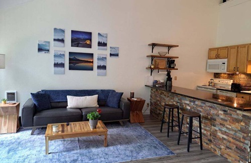 Mount Park Condo | Charming 1-Bedroom Entire Condo Loft in Scenic Mountain Park