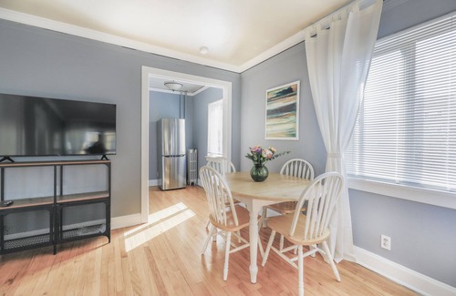 Goose Hollow Condo | Charming 1-BR, Historic Downtown. Free Parking.