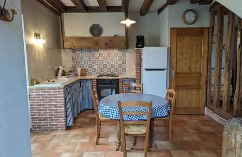 Lorcy Cottage | Charming 17th-Century Country House with Garden, BBQ, Terrace, and Ping-Pong Near Fontainebleau