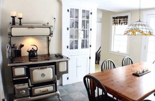 Amherst Other | Charming 1840 Farmhouse ~ Magical Retreat ~ sleeps 14