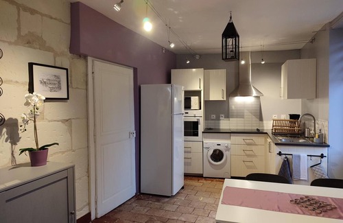 Pontlevoy Cottage | Charming 18th Century Home with Modern Comforts, Baby Amenities, and Culinary Workshops
