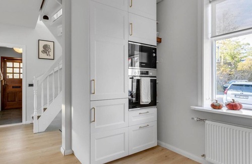 Hafnarfjordur House | Charming 1929 Villa in Hafnarfjörður - Steps from Downtown!nn
