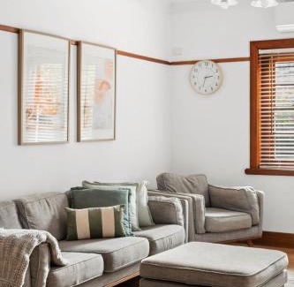 Geelong West House | Charming 1930s Cottage Retreat I Pet Friendly Escape