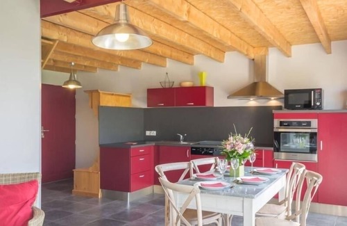 Nort-sur-Erdre Cottage | Charming 19th-Century Barn with Modern Comforts Near Canal, 20km from Nantes