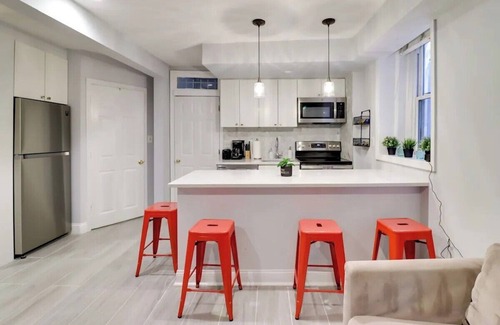 Truxton Circle House | Charming 1bedroom Apt in Central Washington By Metro and Most DC Attraction