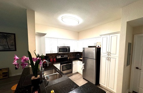 Palm Beach Gardens Apartment | Charming 2-bedroom apartment with AC, WiFi in phenomenal Palm Beach Gardens