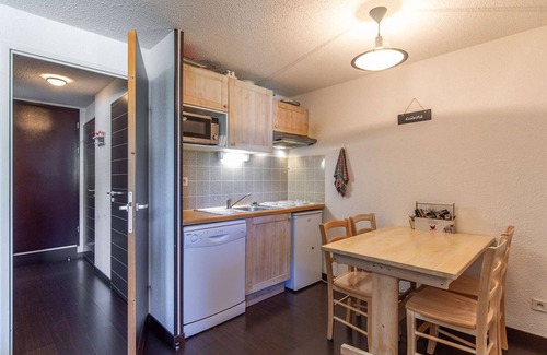 Luz-Saint-Sauveur Apartment | Charming 2-Bedroom Apartment with Balcony, Pool, and Mountain Views in Luz-Saint-Sauveur