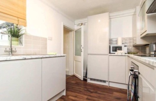 Brentwood Apartment | Charming 2-bed Apartment in Brentwood Free Parking