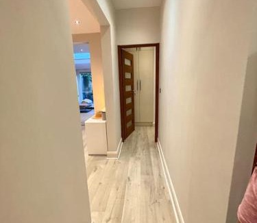 West Finchley Apartment | Charming 2 Bed Garden Flat in Finchley Central