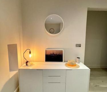 West Finchley Apartment | Charming 2 Bed Garden Flat in Finchley Central
