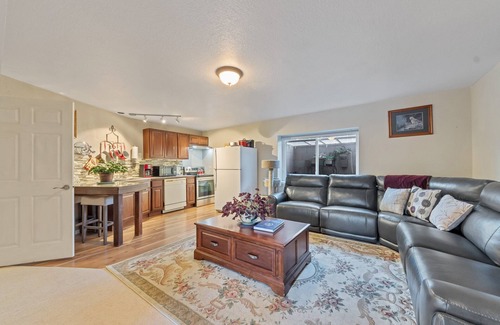 Gleneagle Apartment | Charming 2-bedroom guest unit near AFA and fabulous Colorado Springs