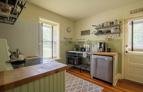 Livingston Manor Cottage | Charming 2-bedroom cottage on private estate in wonderful Livingston Manor