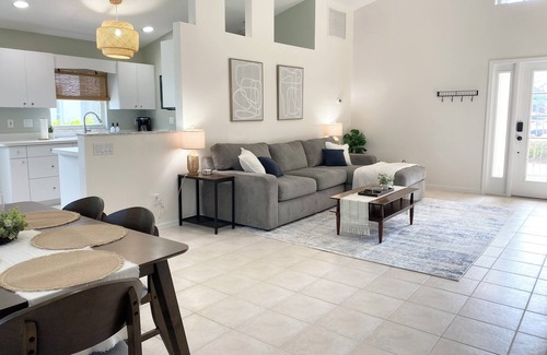 Sabal Springs House | Charming 2-bedroom house with fitness room, WiFi in North Fort Myers