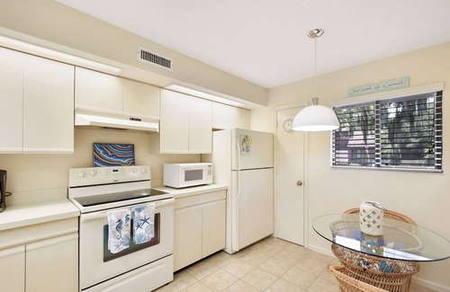 St. Simons Island Condo | Charming, 2-bedroom 2-bath condo in enjoyable St. Simons Island