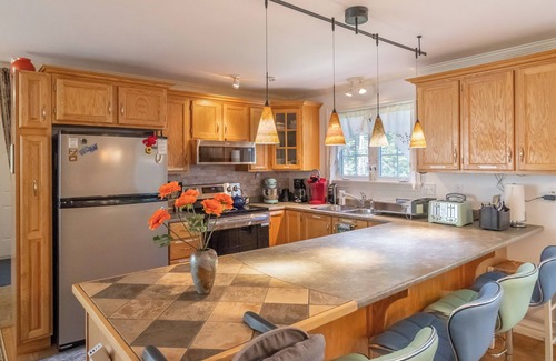 Stockton Springs Cottage | Charming 2-bedroom cottage located near Sandy Point Beach.