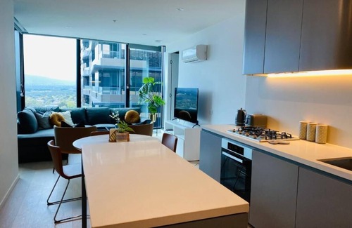 Glen Waverley Apartment | Charming 2-bedroom apartment with AC in Glen Waverley