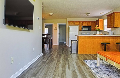 Elizabethtown House | Charming 2-bedroom townhome with AC, WiFi in nice Elizabethtown