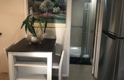 Valley Stream Apartment | Charming 2-bedroom apartment in Pleasant Valley Stream with AC, WiFi