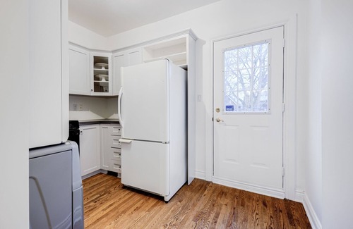 Cabbagetown Apartment | Charming 2-bedroom, 1 bath apartment in historic Cabbagetown
