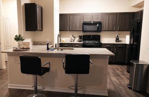 Sweetbriar Apartment | Charming 2 bedroom, 2 bath apartment