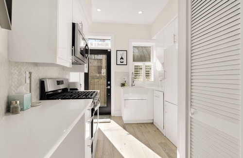 H Street Corridor House | Charming 2-bedroom, 2.5 bathroom Rowhome in D.C.