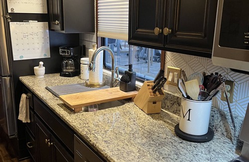 Mount Juliet Boat Rental | Charming 2-bedroom 80’ Houseboat with AC, WiFi in enchanting Mt. Juliet