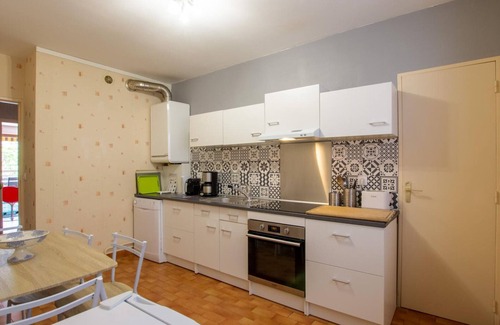 Perigueux Apartment | Charming 2-Bedroom Apartment in Central Périgueux with Balcony & Modern Amenities