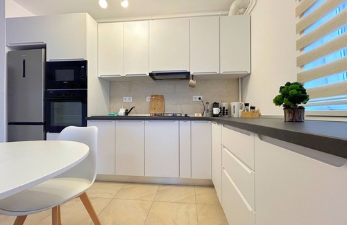 Timisoara Apartment | Charming 2-bedroom apartment in welcoming Timișoara with AC