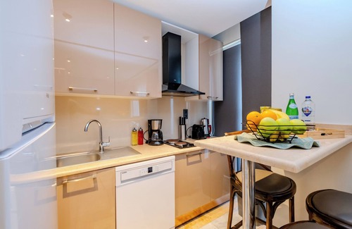 Cihangir Apartment | Charming 2-bedroom apartment with elevator in wonderful Istanbul with AC