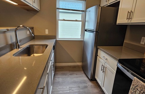 Bryant Pattengill East Apartment | Charming 2-bedroom apartment with AC, WiFi in amazing Ann Arbor