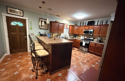 Ellenwood Apartment | Charming 2-bedroom apartment with AC, WiFi in quiet suburbs of Ellenwood.