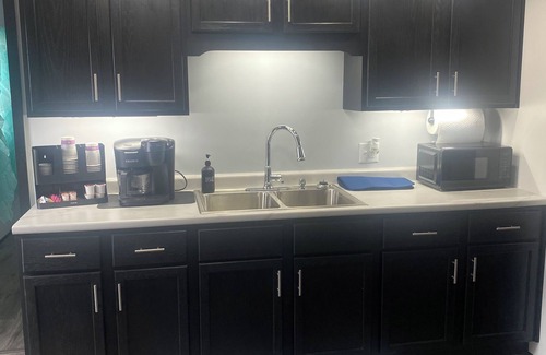 Wabash Apartment | Charming 2-bedroom apartment with WiFi, AC in Wabash.