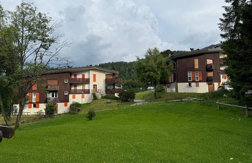 Vaneze Apartment | Charming 2-bedroom apartment in Norge with WiFi access