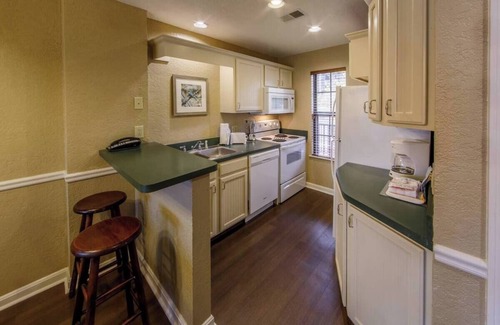 South Lee Apartment | Charming 2-bedroom apartment in Lee with fitness room, WiFi