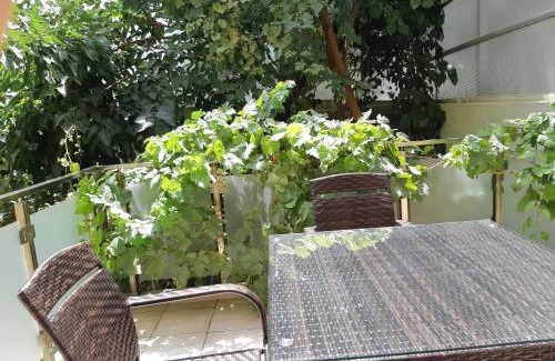 Baku Apartment | Charming 2 Bedroom Apartment near the City's Biggest Mall