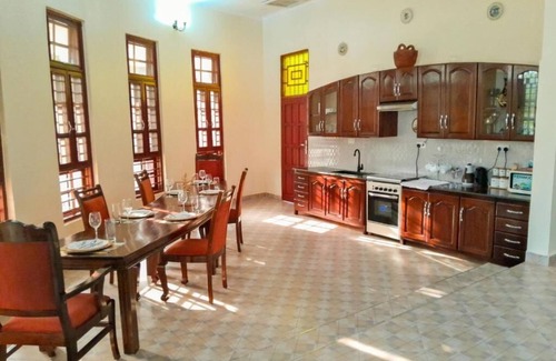 Moshi House | Charming 2-bedroom bungalow in welcoming Kiboriloni with WiFi, AC