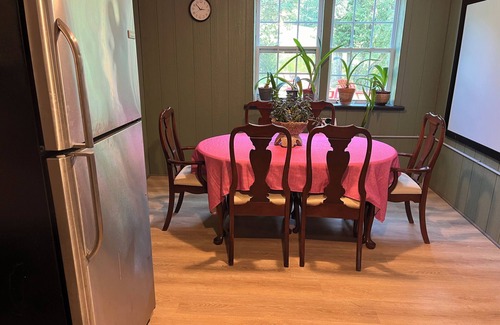 Etlan House | Charming 2-bedroom barn with WiFi, AC in brilliant Etlan, minutes from Old Rag.