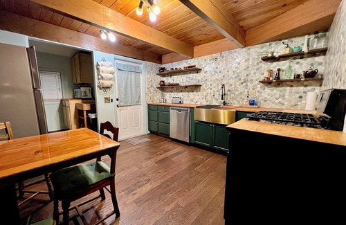 Big Bear City Cabin | Charming 2-bedroom cabin with WiFi, fenced yard, family friendly w/hot tub