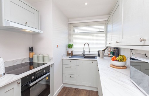 Dartmouth Ski Chalet | Charming 2-bedroom chalet in Dartmouth. Perfect for couples & families. Sleeps 5