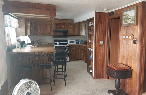 Simonton Lake Cottage | Charming 2-bedroom cottage "on Simonton Lake" in delightful Elkhart with WiFi