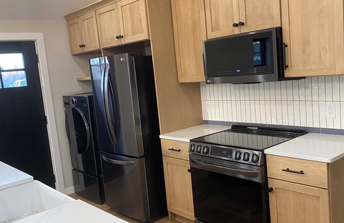 Leoti Cottage | Charming 2-bedroom cottage with WiFi, AC in Leoti