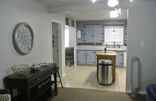 Vernon House | Charming 2-bedroom Craftsman in Vernon with AC, Wi-Fi and large back porch.