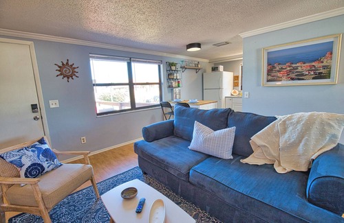 Laurel House | Charming 2-bedroom duplex in lovely Nokomis. 12 min walk to beach pet friendly