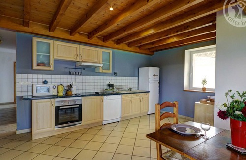 Saint-Heand Cottage | Charming 2-Bedroom Cottage with Private Garden and Terrace, Near Saint-Étienne