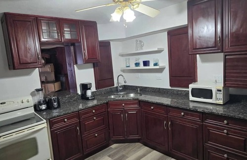 New Lisbon House | Charming 2-bedroom house near Castle Rock Lake